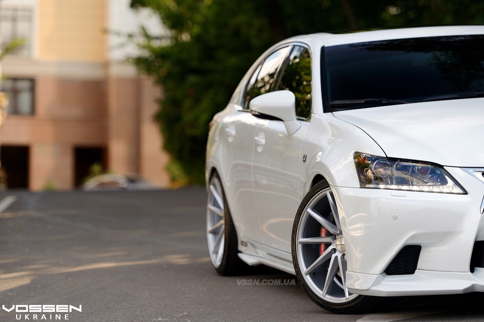 Lexus GS від Vossen Wheels 1