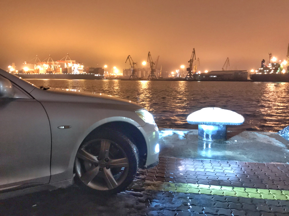 GS в нічний дощовий Одеса 3