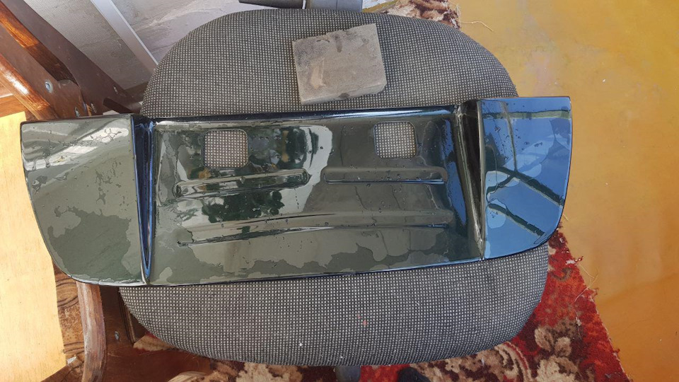 Накладка кришки багажника під номер від Toyota Aristo 1