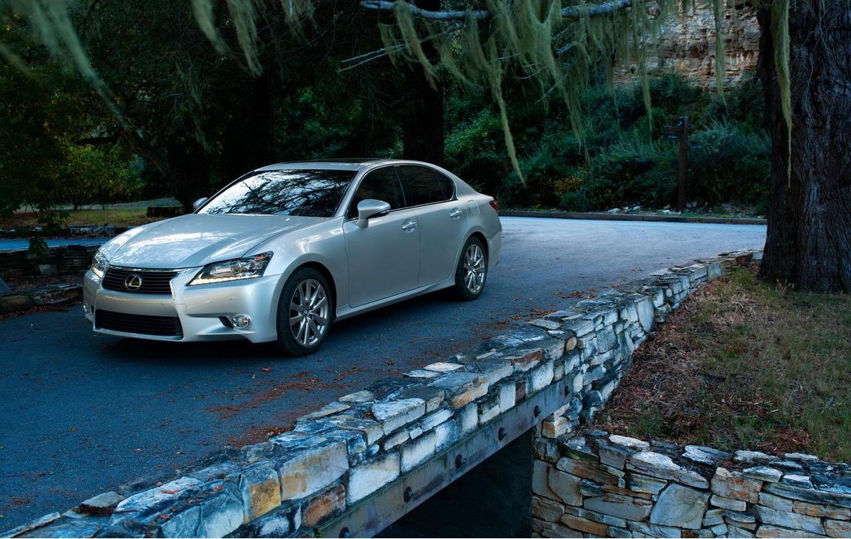 Новий Lexus GS 350... 1