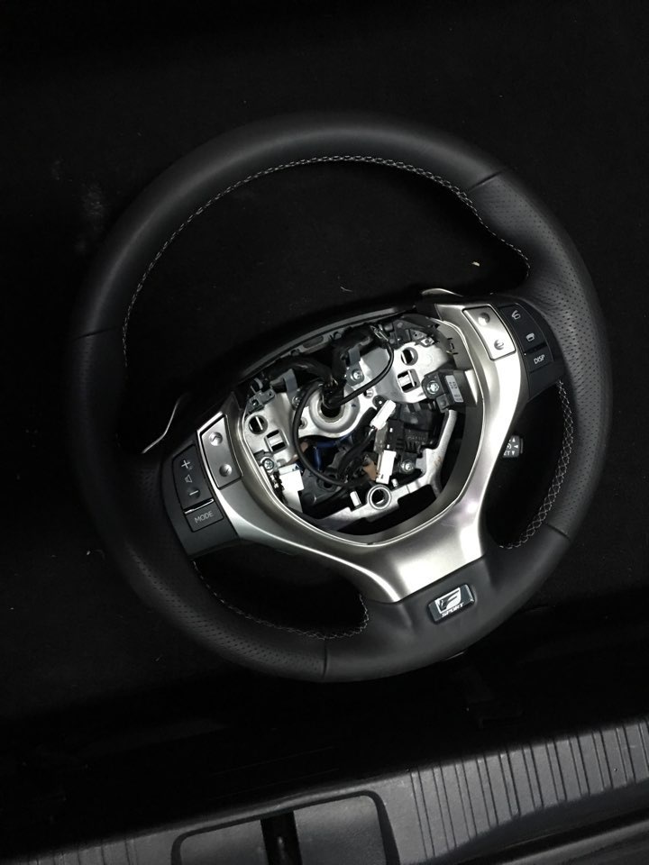 F-Sport`ізатиція салону (2/4) 3