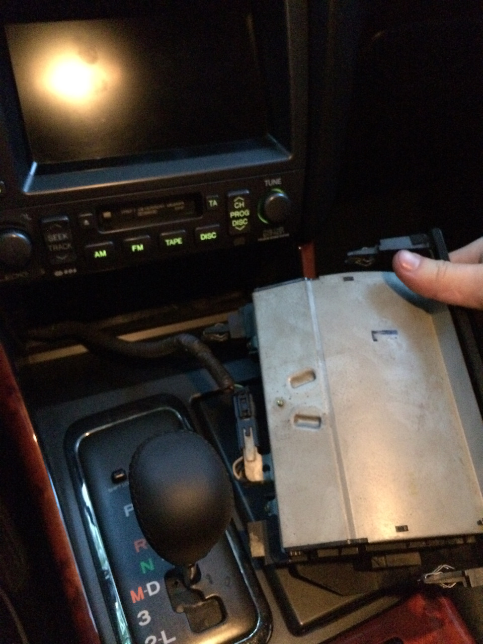 AUX в Рояль Lexus GS300 JZS160/161 (рестайл+Navi+Mark Levinson) 5