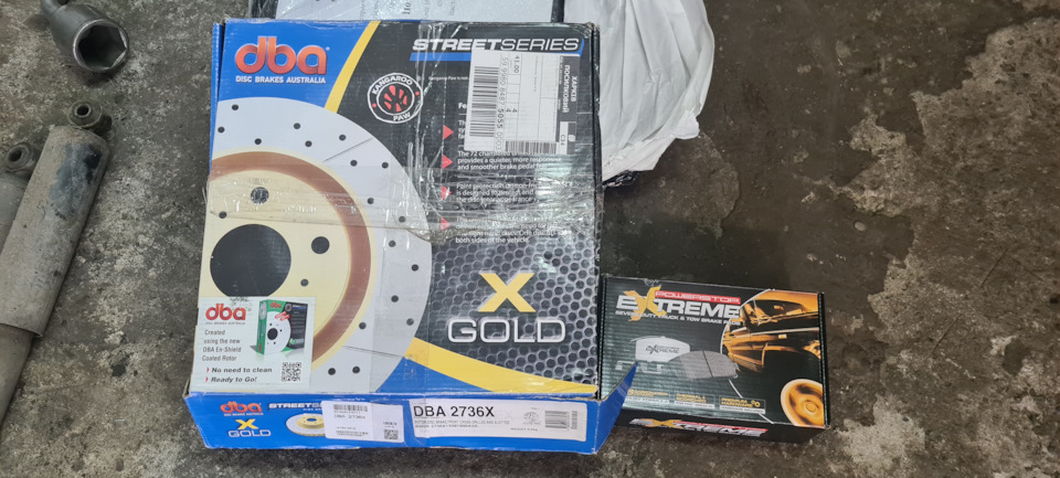 Передні диски DBA та колодки кераміка Power Stop Z36 1