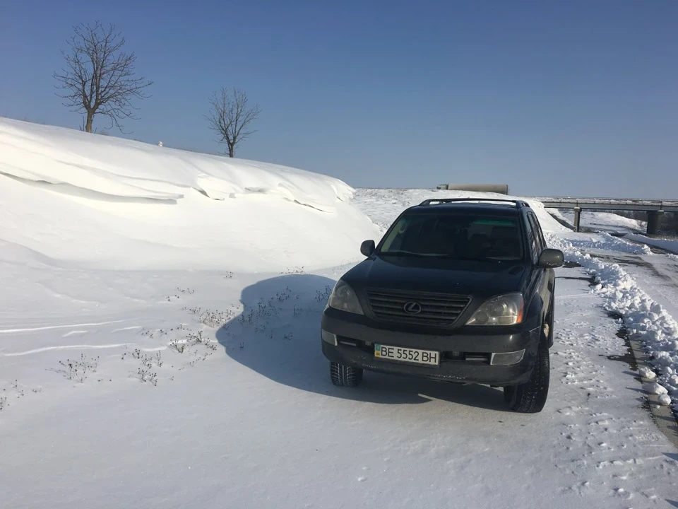 GX 470 у снігу