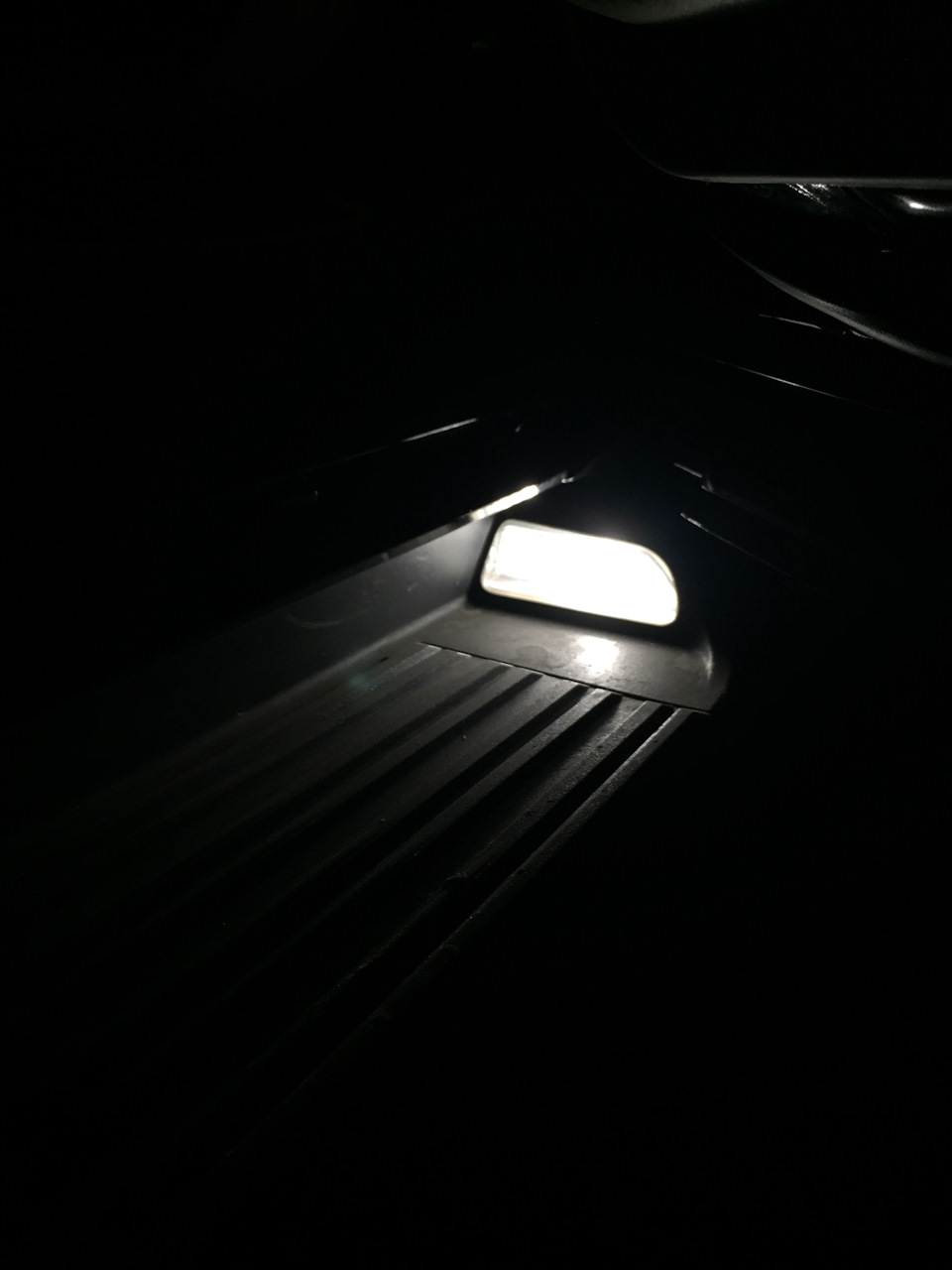 LED лампи в пороги 4