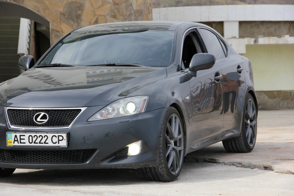 решітка радіатора F-SPORT 1