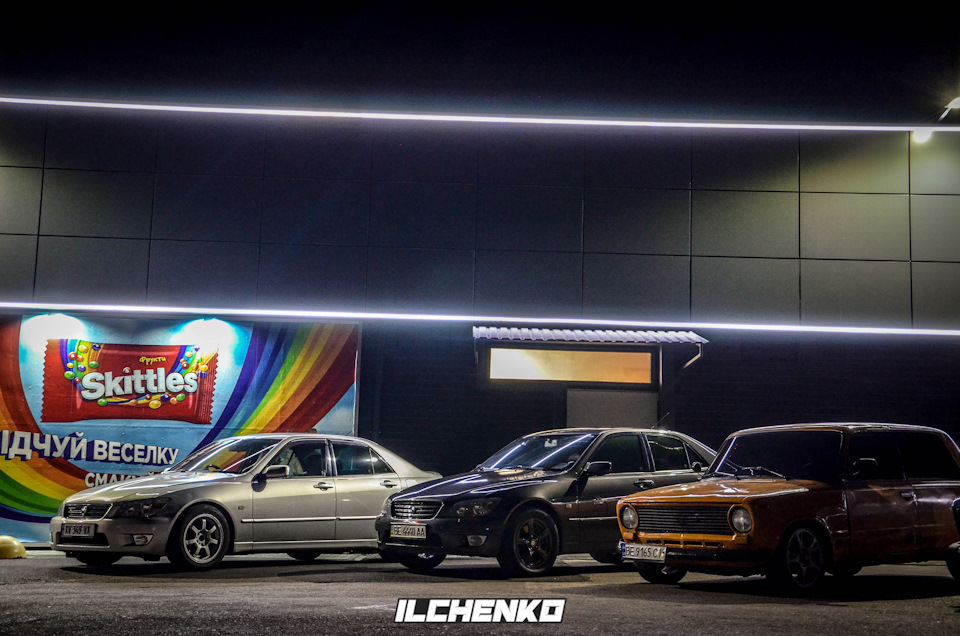 Lexus and Altezza rs200 4