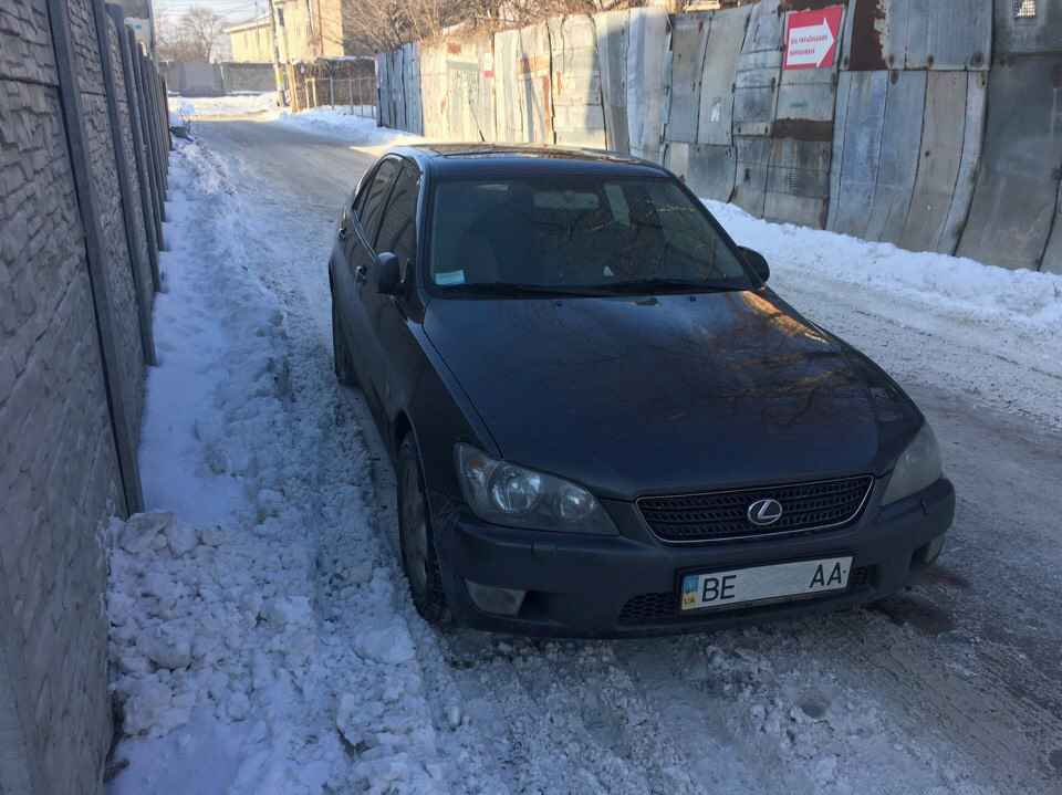 Ненажерливий Lexus 1