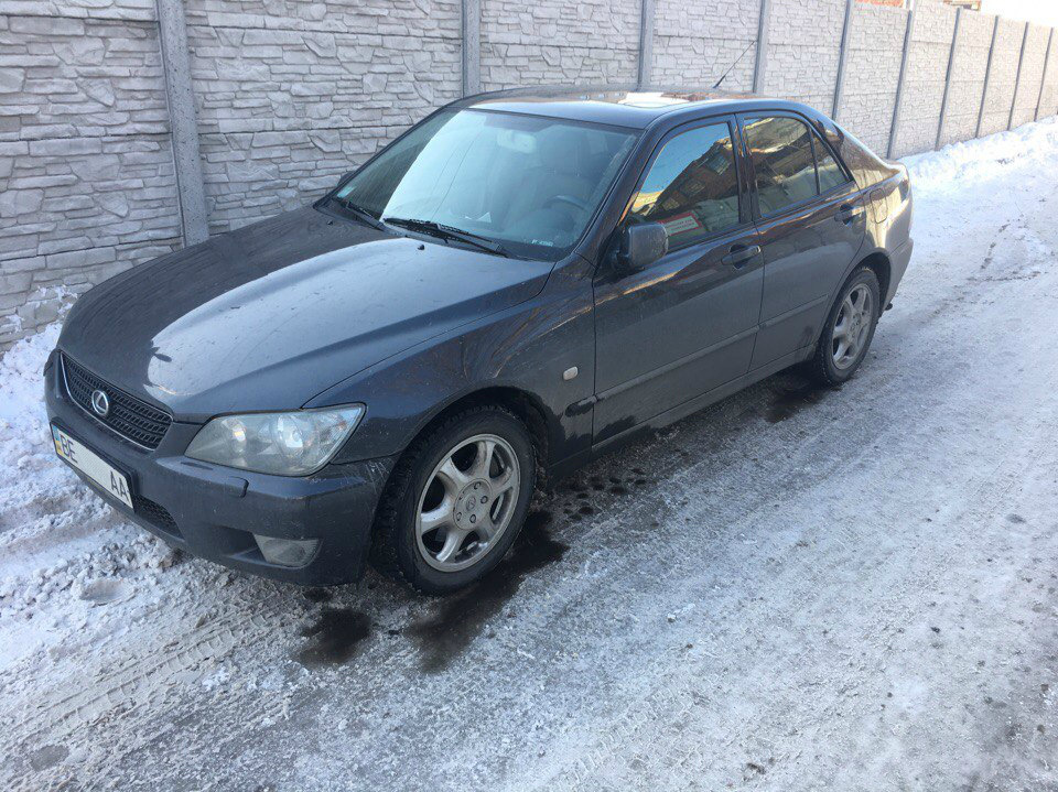 Ненажерливий Lexus 2