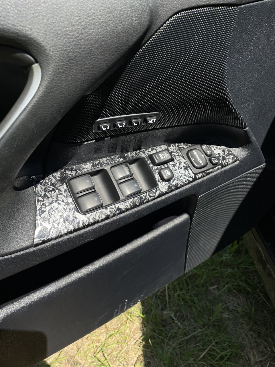 Переклеювання елементів салону Lexus IS(2) 3