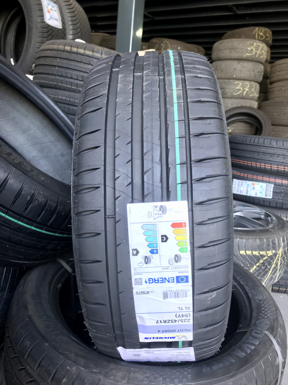 Michelin Pilot Sport 4 225/45/17 - передня вісь 1