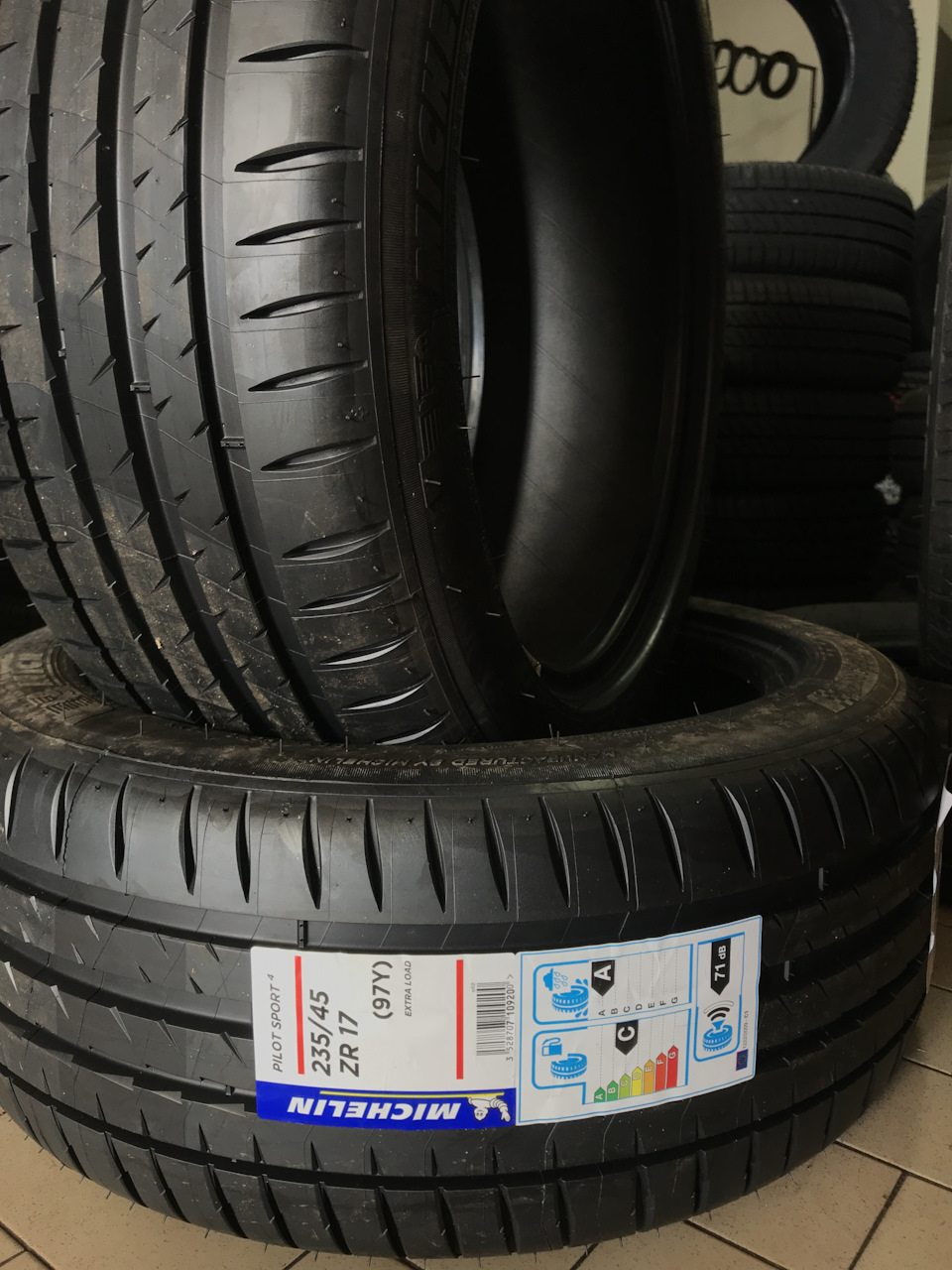 Michelin Pilot Sport 4 235/45/17 - черговий комплект на літо на задню вісь 4