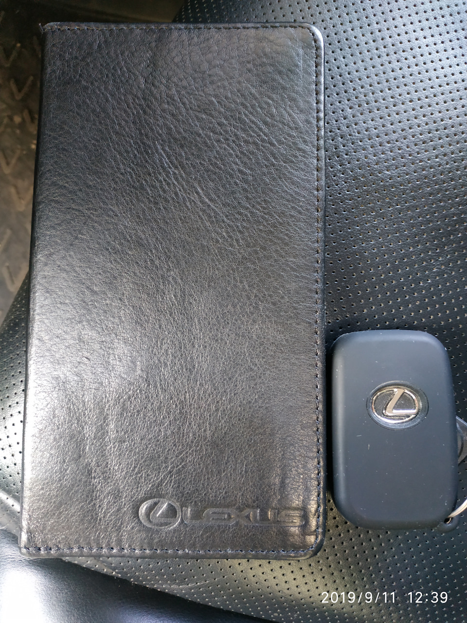 Портмоне Lexus :) 1