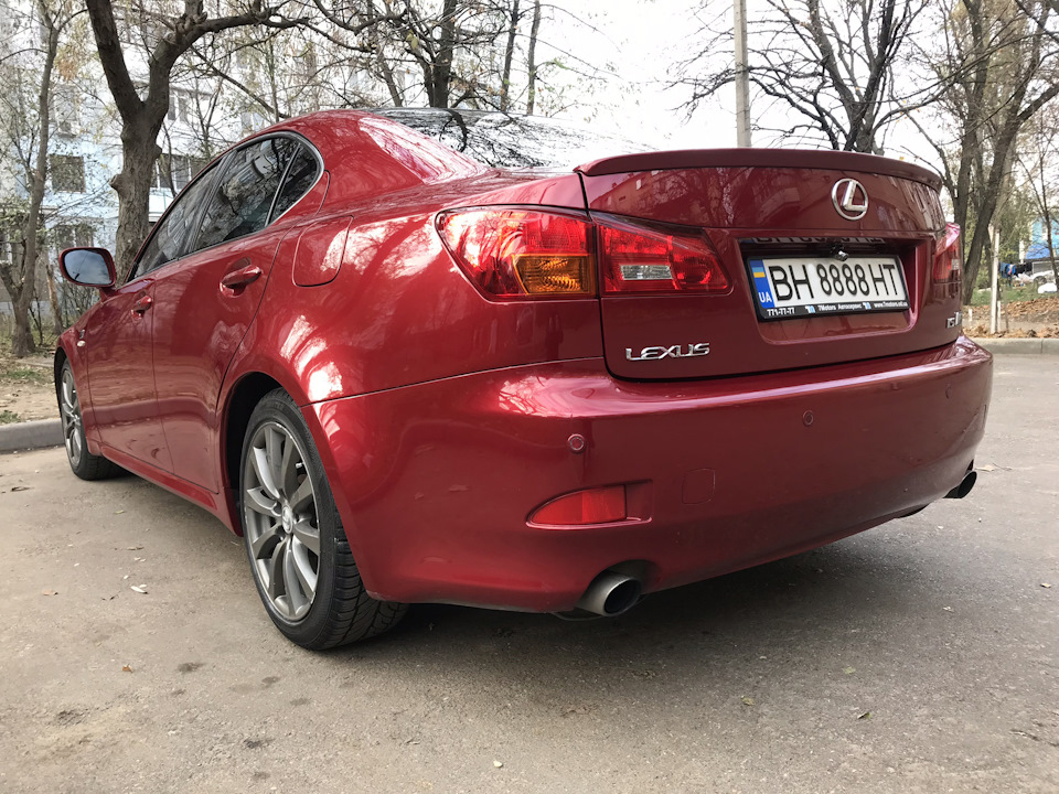 Lexus IS300 VS Lexus IS250 1