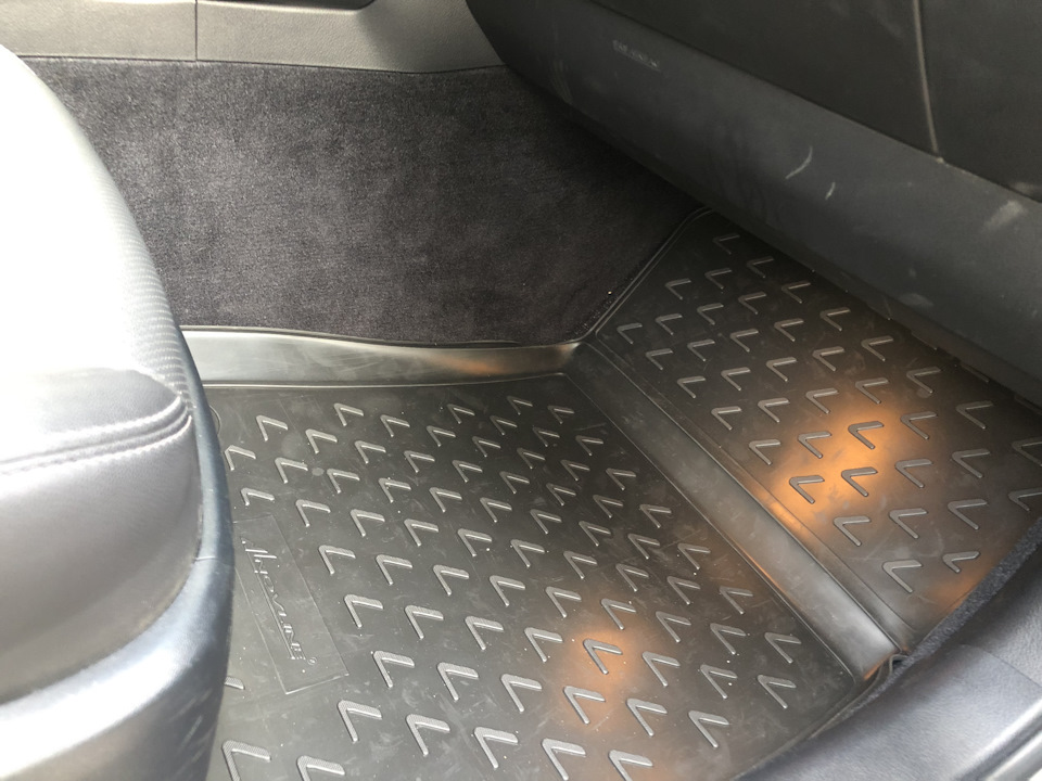 Зима+зашулшки парктроніків+сходка+презентація Lexus UX 5