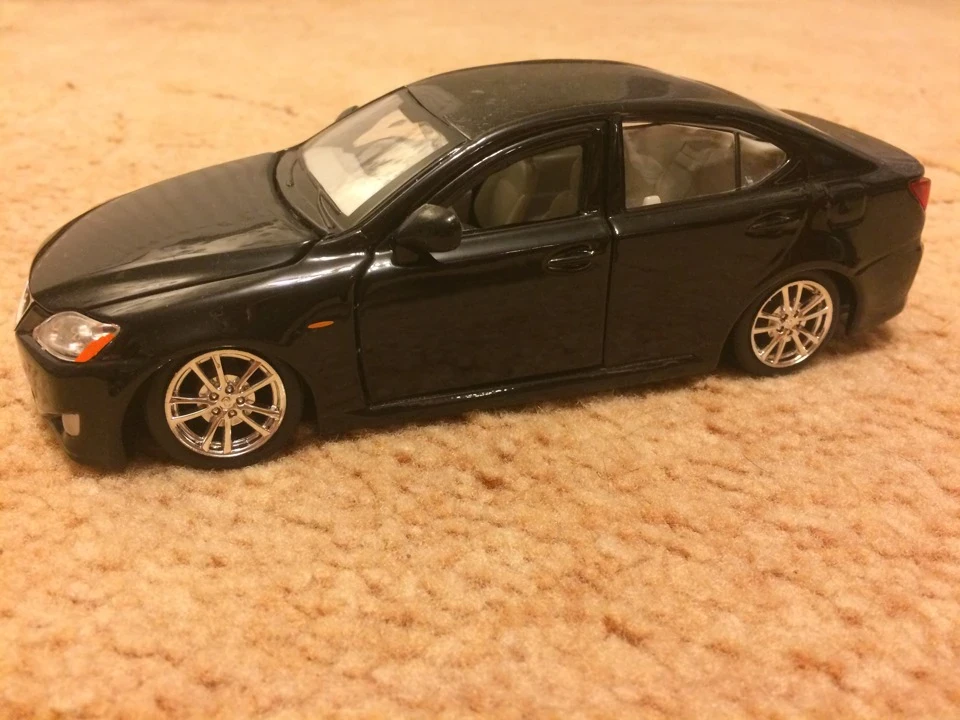 Моделька Lexus IS