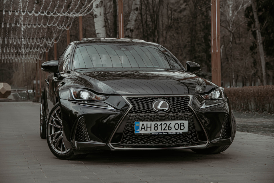 Весняний Lexus 2