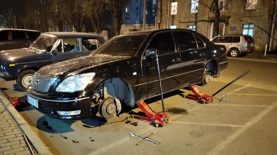Взуття для Льохи