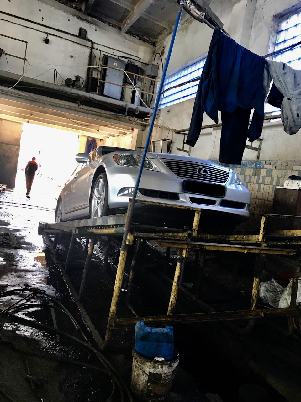 Мийка днища LEXUS LS 1