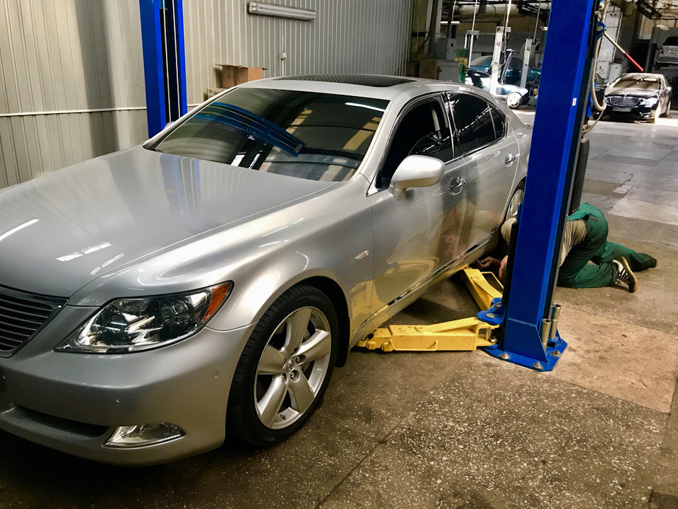 Заміна масла Lexus LS 460 1