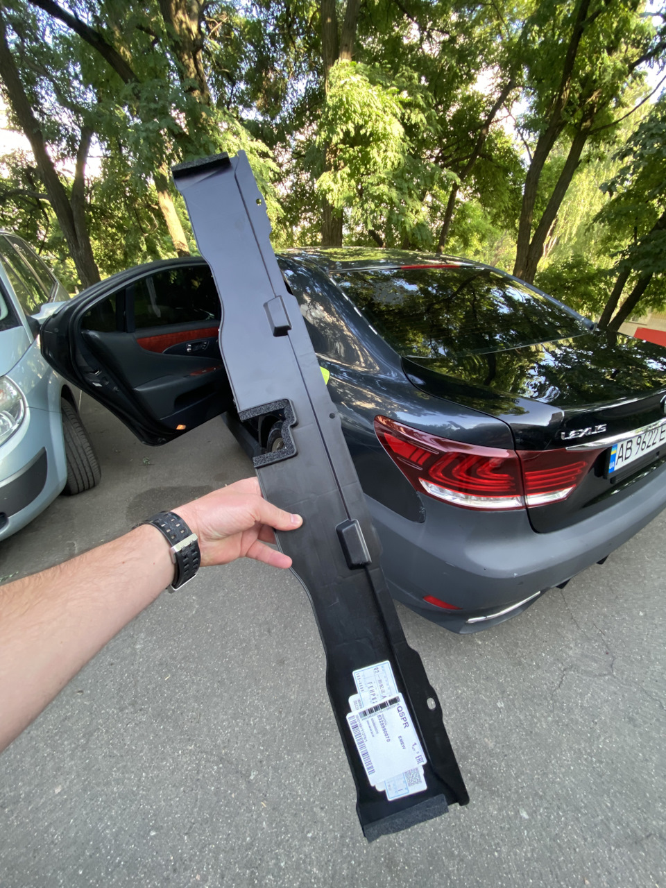 Під копотний пластик Lexus LS рестайл. 1