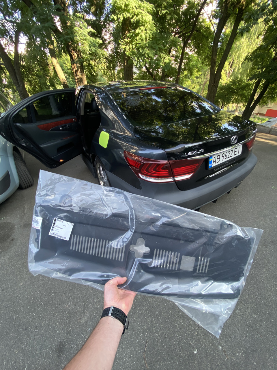 Під копотний пластик Lexus LS рестайл. 5
