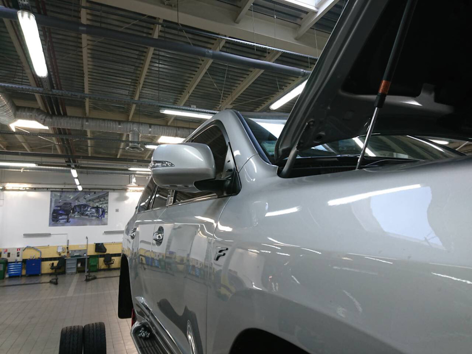 Замінили кришки дзеркал від LX 570 superior 2017 3