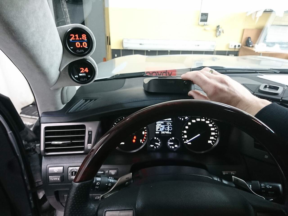 Пробуємо підключити проектор 1