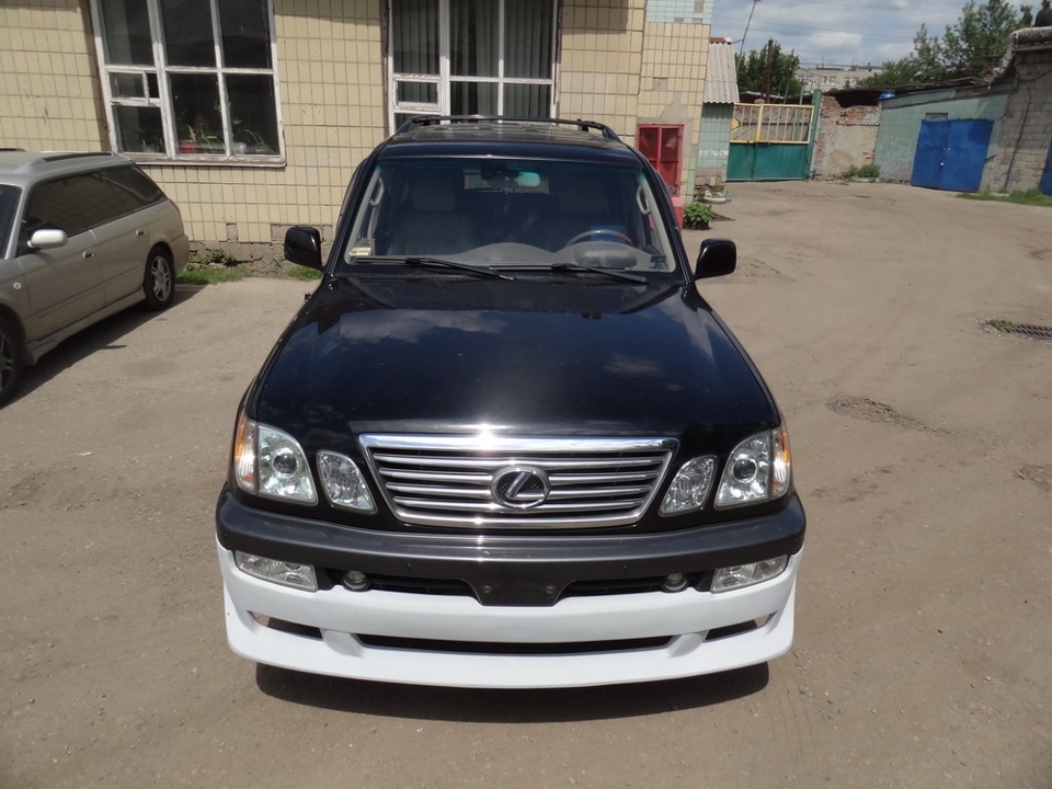 Багато небагато тюнінгу на Lexus LX470 3