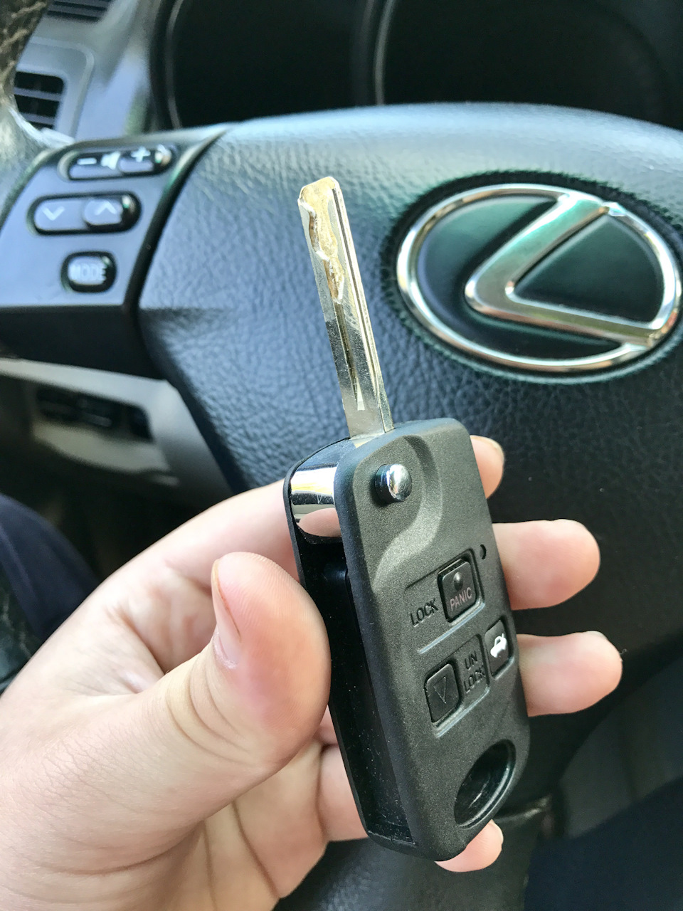 Викидний ключ Lexus 4