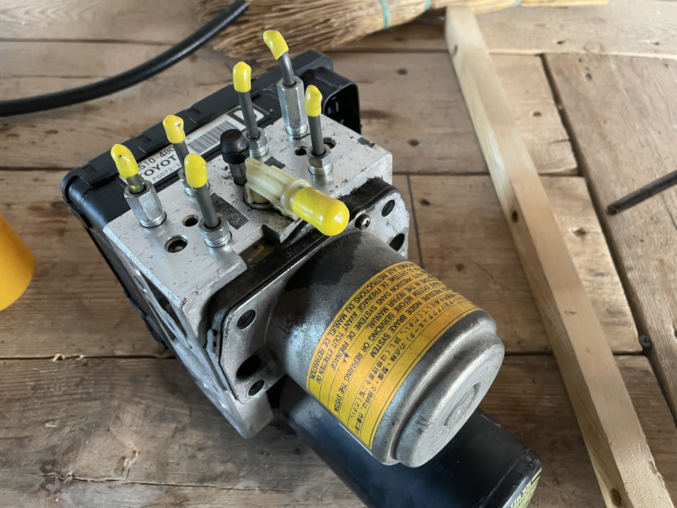 Заміна блоку ABS на rx400h в Україні 3