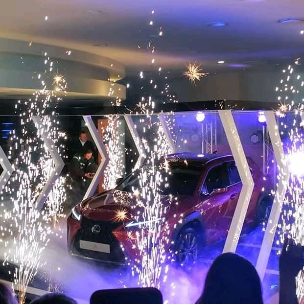 Заміна інвертора, презентація Lexus UX 4