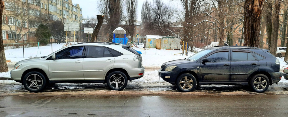 Два однакові авто 2