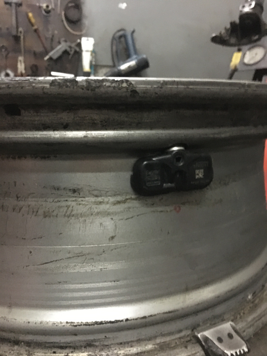 TPMS Відключення лампочки датчика тиску в шинах 3