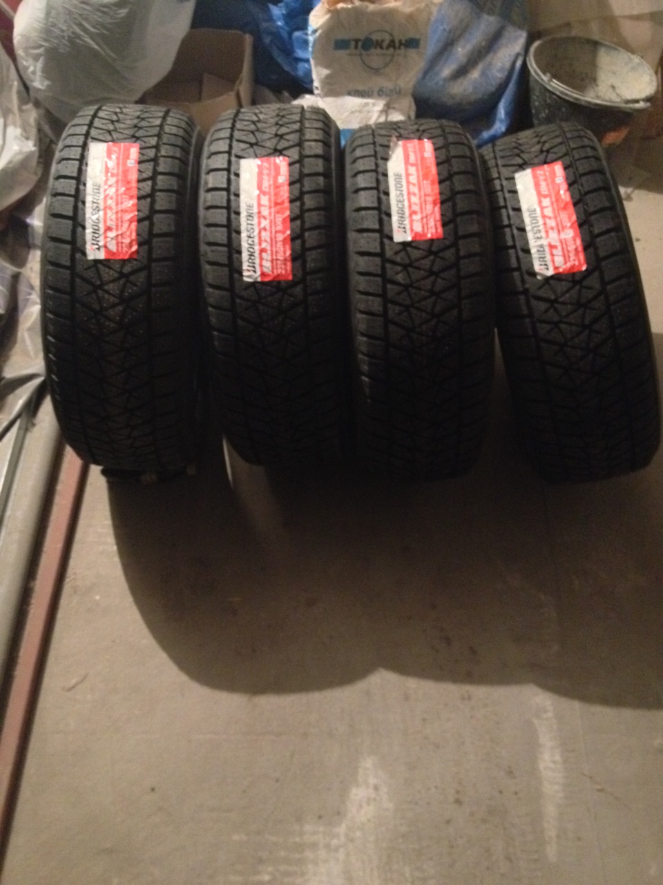 Зимова резина Bridgestone Blizzak DM-V2 235/55 r18 1