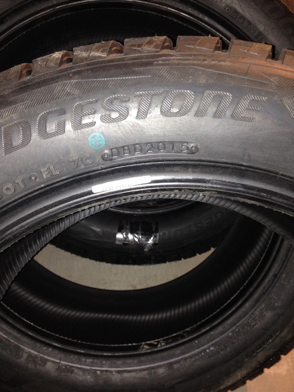 Зимова резина Bridgestone Blizzak DM-V2 235/55 r18 4