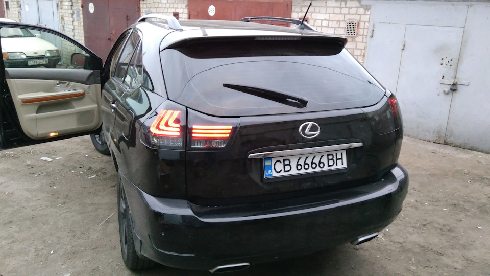 Світлодіодні задні ліхтарі Lexus RX330. Тюнінг. 2