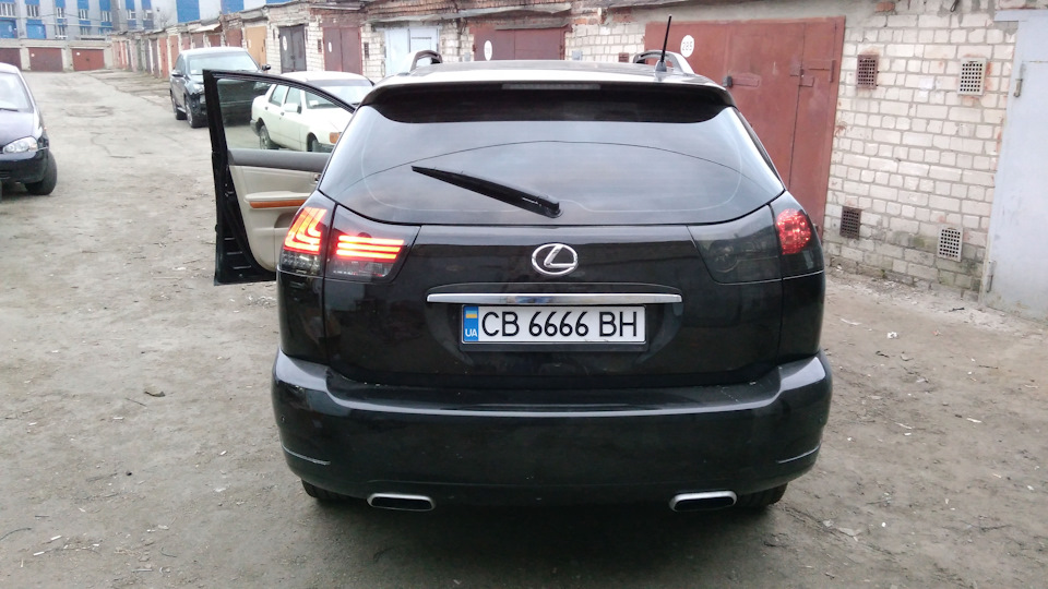 Світлодіодні задні ліхтарі Lexus RX330. Тюнінг. 4