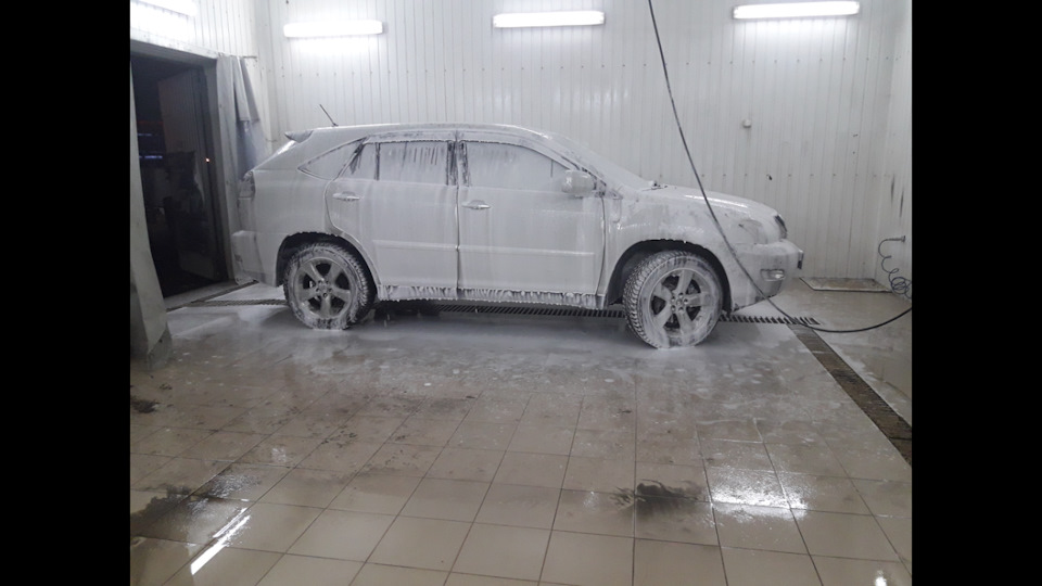 Avensis проти Rx 2