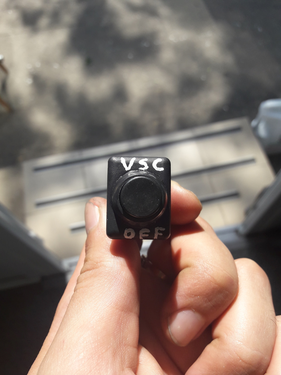 Кнопка VSC Off у строю. 5