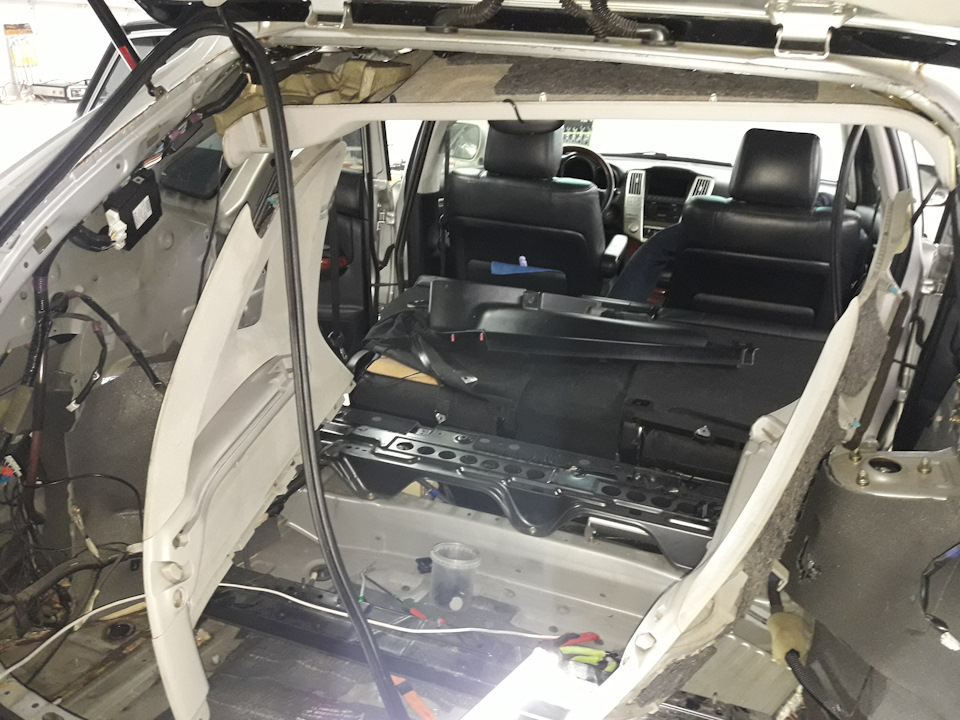 ремонт електроприводу 5й дверей.LEXUS RX 5