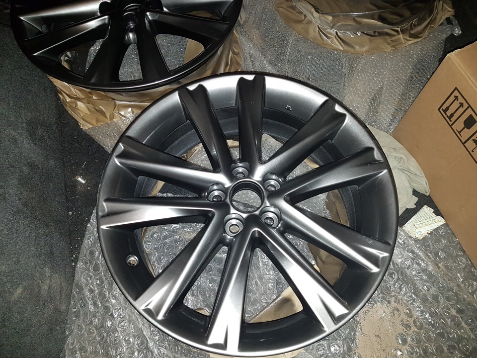 Lexus original wheels 19 F-Sport 2