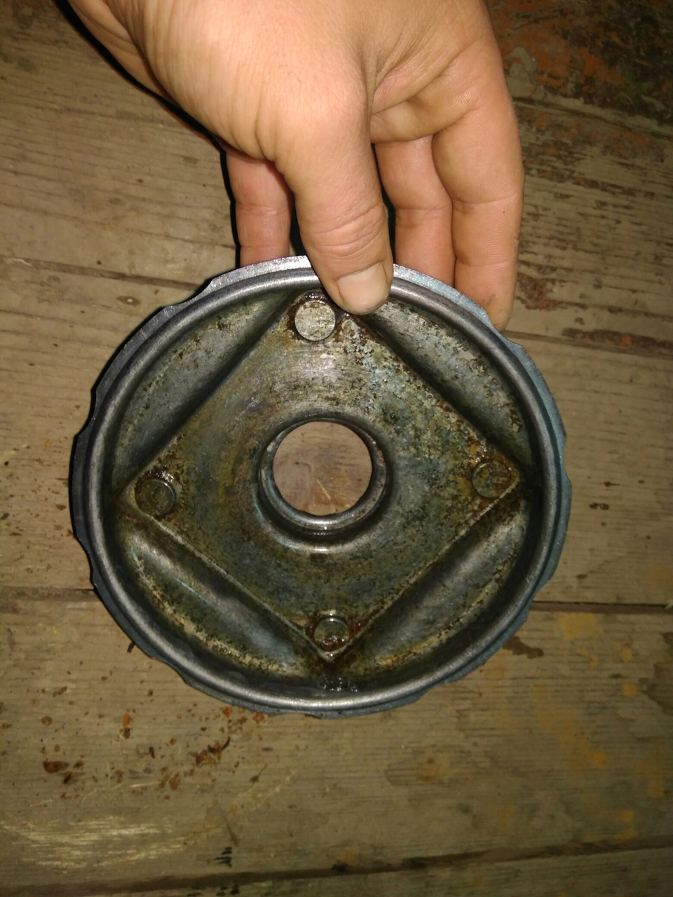Вакуум ВАЗ 2103 4