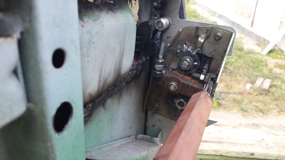 Ручки ВАЗ 2108 з шумними замками на ЛУАЗ.(ліва) 5