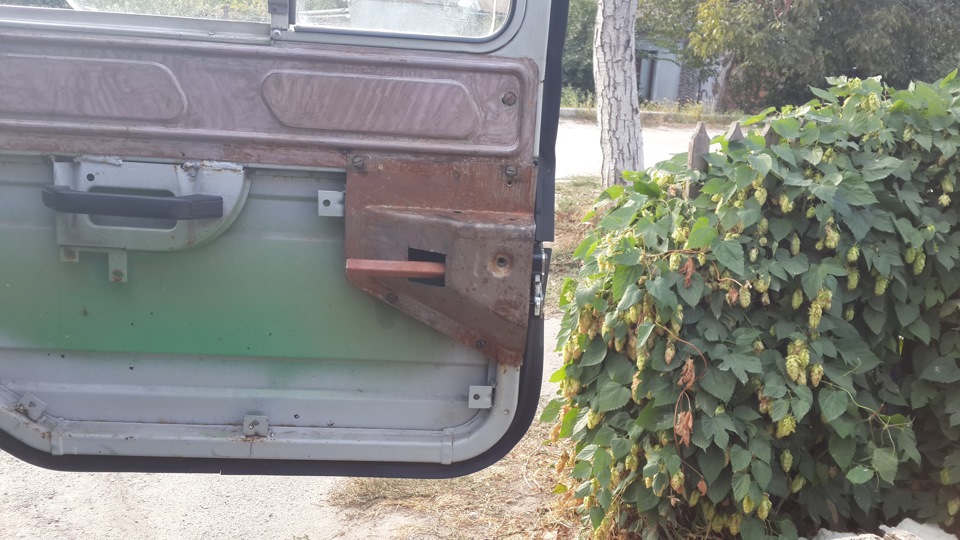 Ручки ВАЗ 2108 з шумними замками на ЛУАЗ.(ліва) 4