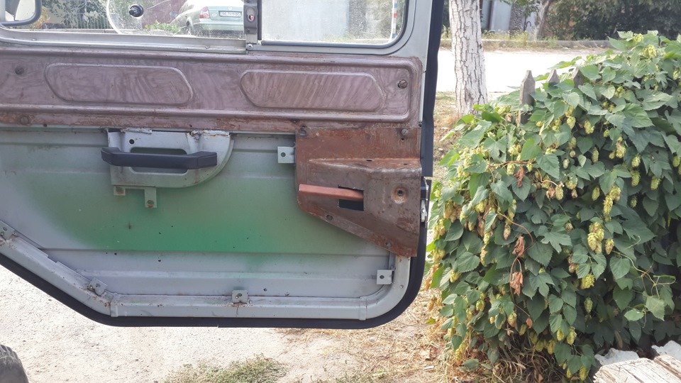 Ручки ВАЗ 2108 з шумними замками на ЛУАЗ.(ліва) 3