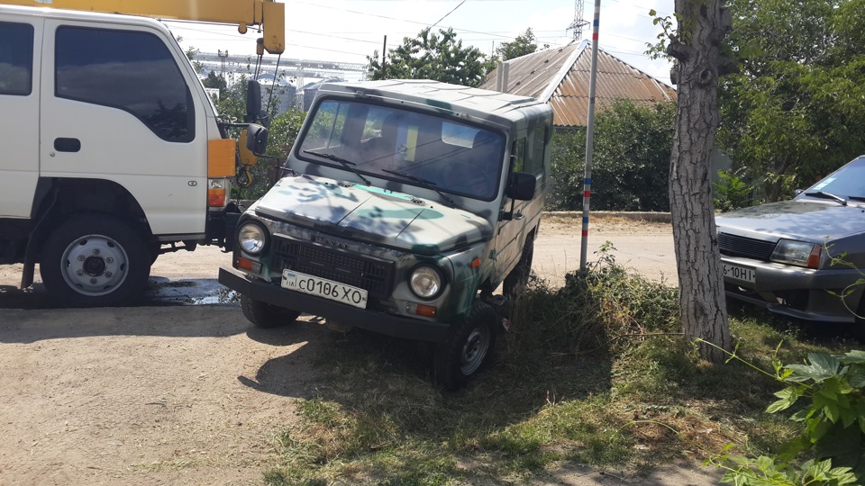 шикарний автомобіль ЛУАЗ 3