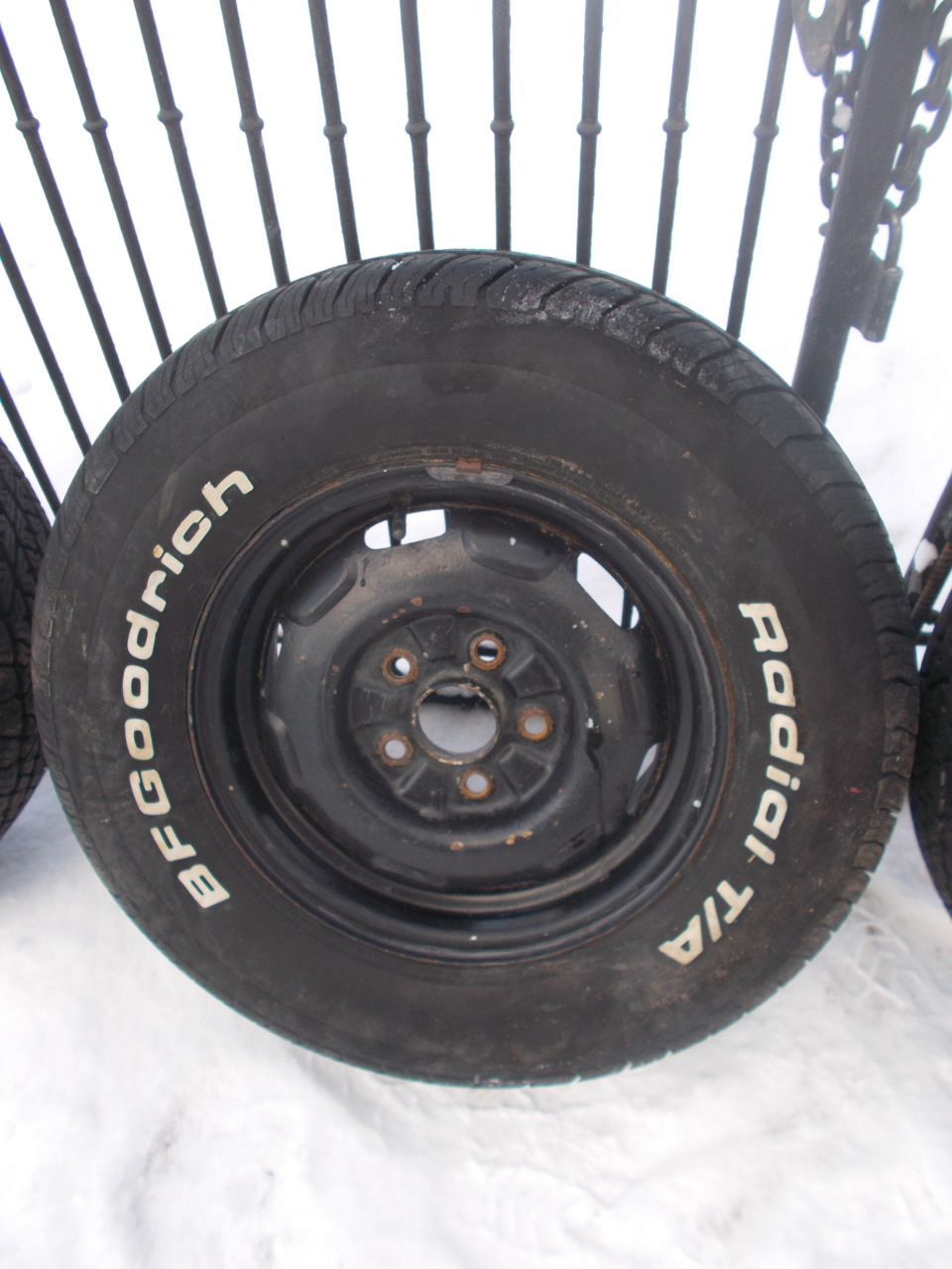Продам гуму BFGoodrich Radial T/A 215/70/14 5