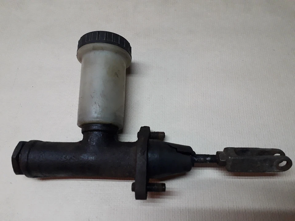 Відновлення головного циліндра зчеплення.