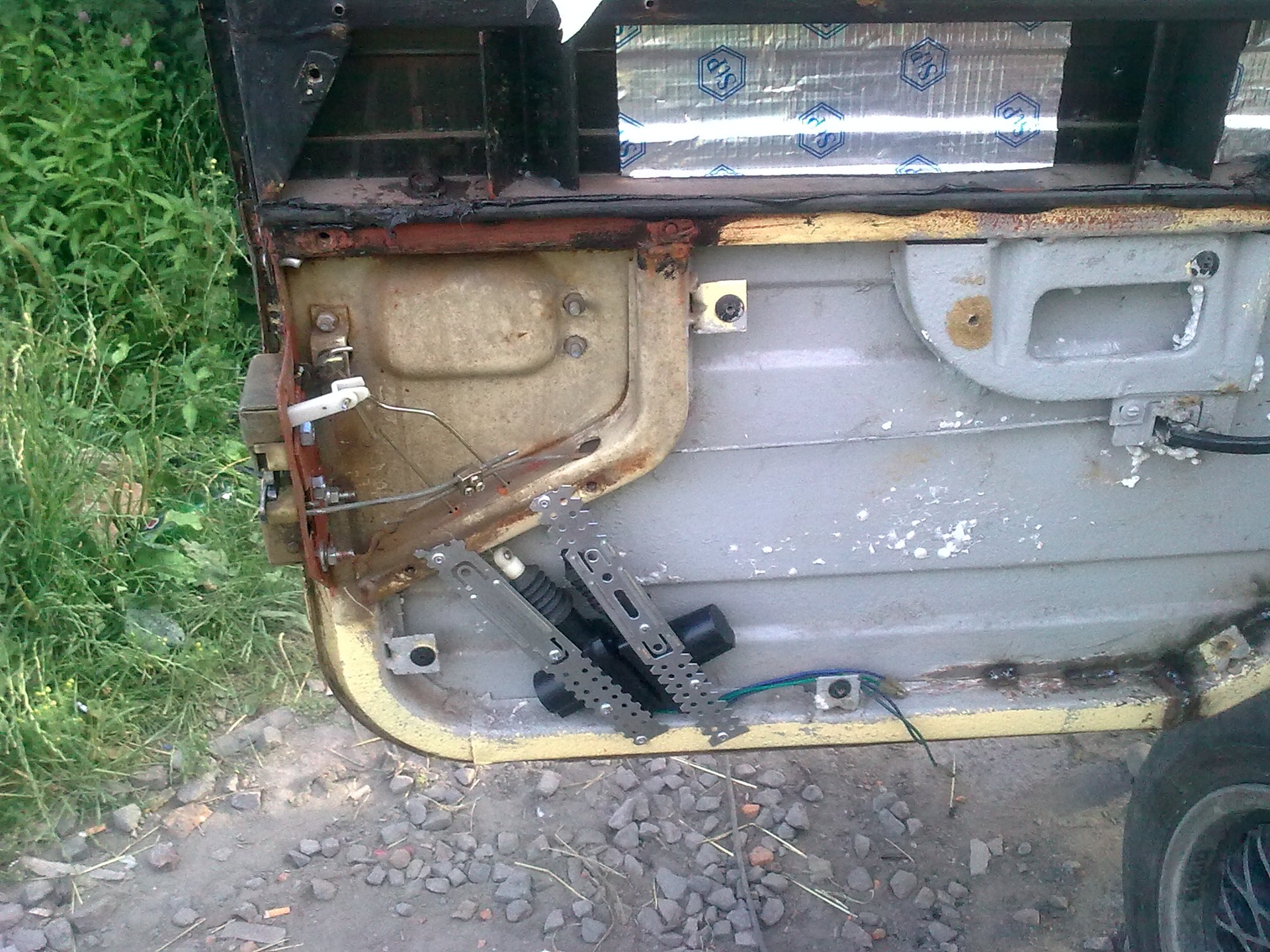 Переробка дверних замків і знешумування дверей 3